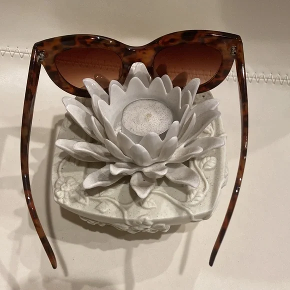 Sunglasses like New - Picture 2 of 4